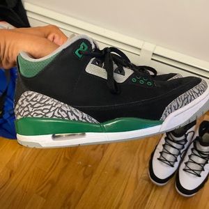 Air Jordan pine green